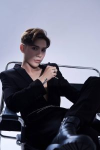 Hin Makeup Artist nhiệt huyết và cháy bỏng với nghề