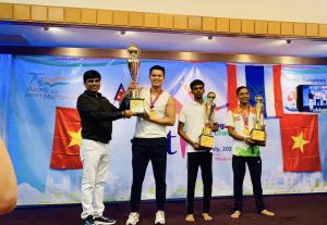 Quyết Vũ xuất sắc Vô địch Yoga Asana tại giải đấu Yoga và trở thành một trong những Kiệt Tướng Yoga Châu Á