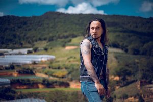 Là một con người Tây Nguyên, Micheal Đoát sở hữu năng khiếu âm nhạc từ bé