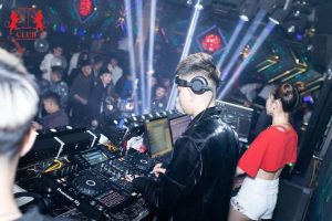 DJ Zuka thổi bùng không khí tại H Club bằng các bản mix cực sôi động