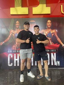 Phi Vũ và Co -  founder với anh