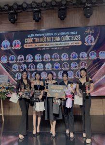 Kenhnguoinoitieng_Phuonghoaeyelash_Anh2