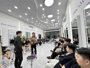 Một buổi đào tạo tại Hair Salon Nghĩa