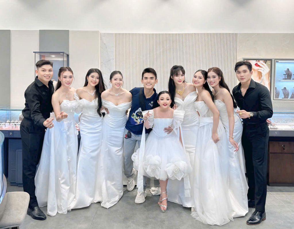 Model nhí Diamond Phương Ngọc luôn thể hiện được thần thái chuyên nghiệp và tự tin