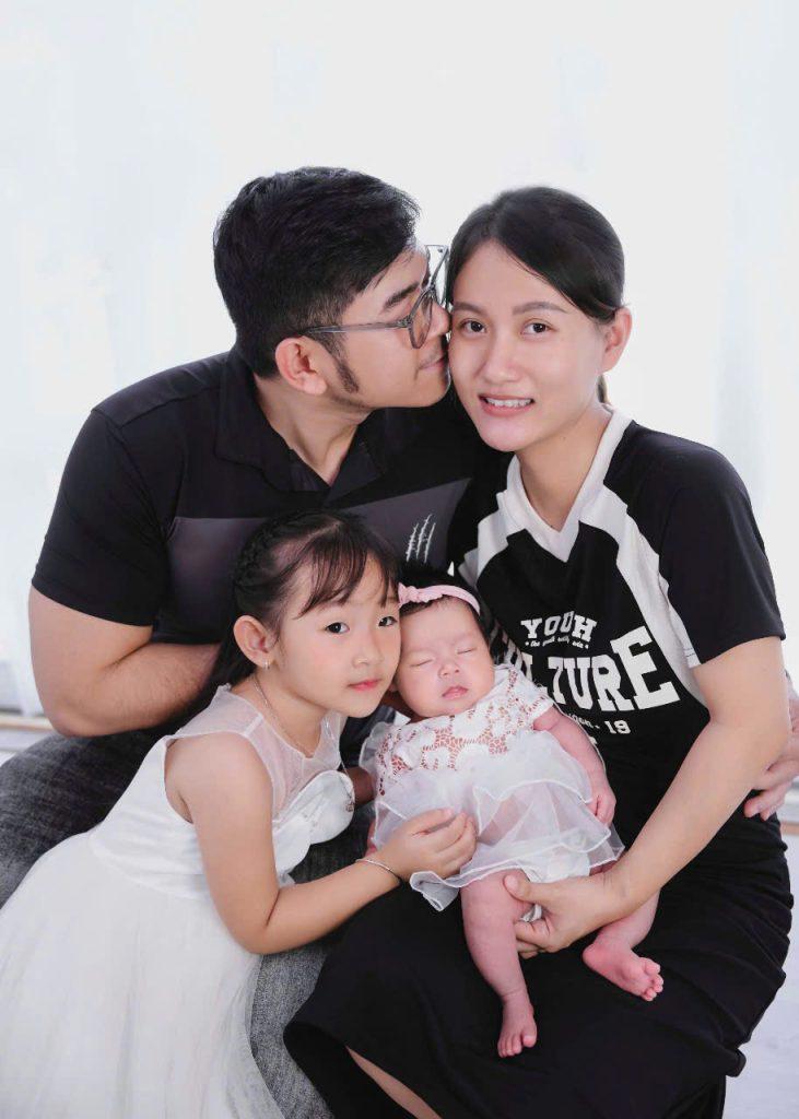 Gia đình nhỏ của HLV Ronnie
