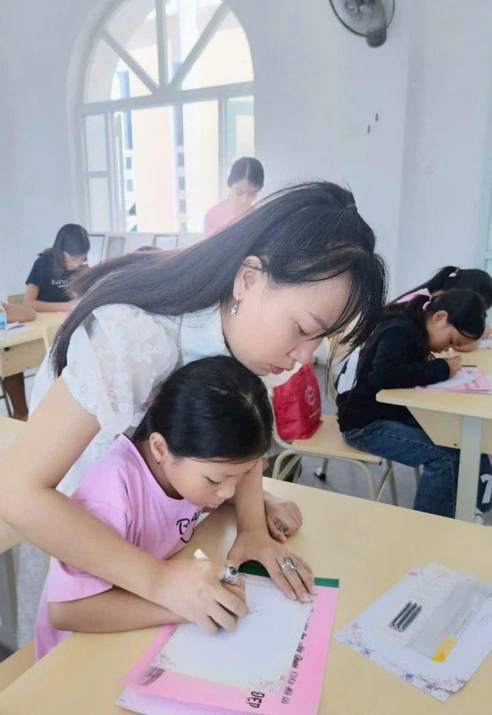 cô giáo Nguyễn Ngô Nữ Quân