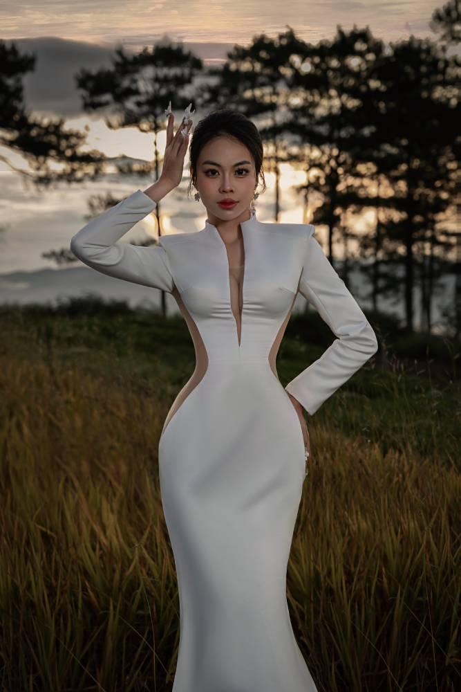 Đà Lạt nên thơ, Phi Khanh rạng rỡ dưới ống kính Đồng Sỹ Viễn