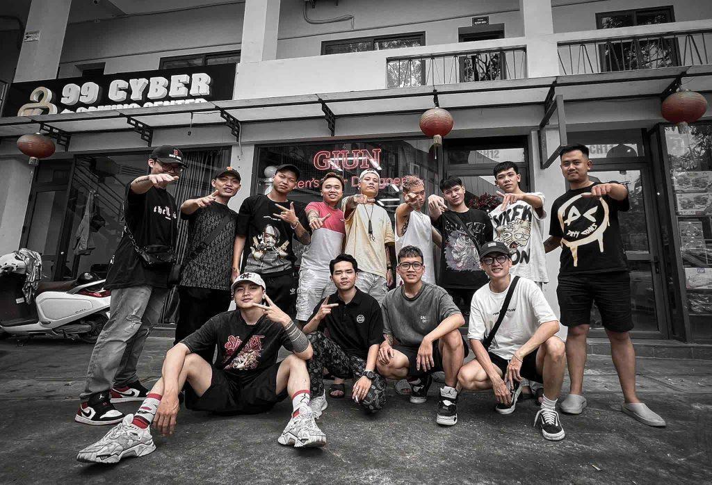 Barber Anh Đức và 2000 BarberShop không ngừng tạo nên những trải nghiệm đẳng cấp và chuyên nghiệp, mang đến sự hài lòng tuyệt đối cho mọi khách hàng