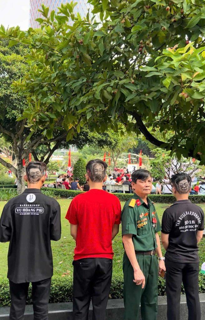 Toàn bộ tác phẩm được Tân Bull Barber thực hiện trong suốt 12 giờ đồng hồ, không ngừng nghỉ