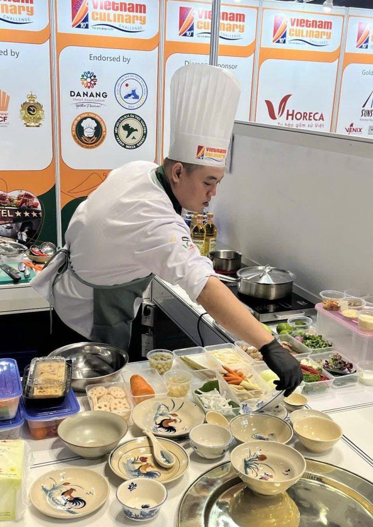 Chef Nguyễn Hoài bắt đầu sự nghiệp từ con số 0 và niềm đam mê ẩm thực mãnh liệt