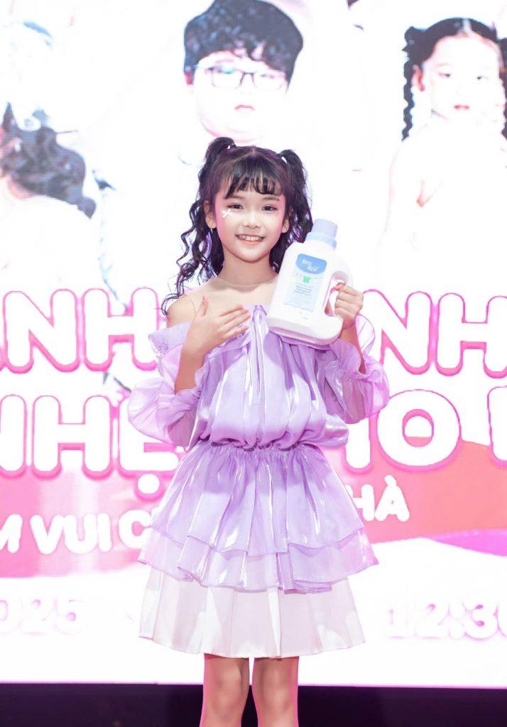 Gian hàng BZU BZU thêm rực rỡ với sự xuất hiện của bé Cherry Mỹ Khanh