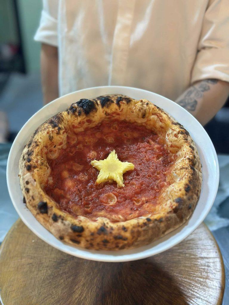 Với Đầu bếp Võ Đức Mạnh, mỗi chiếc pizza là sự kết hợp giữa kỹ thuật, kỷ luật và bản sắc văn hoá ẩm thực