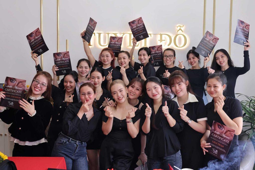 PMU Artist Tuyết Đỗ cùng học viên  Master Tuyết Đỗ 