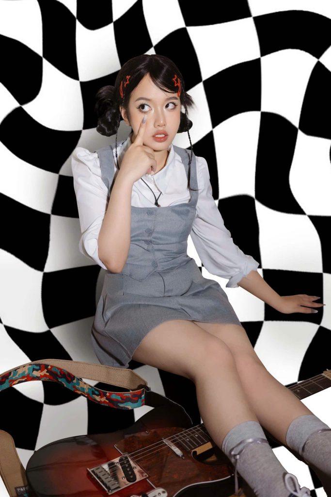 EP “EM” là khoảnh khắc Elise lần đầu đối diện trọn vẹn với chính mình