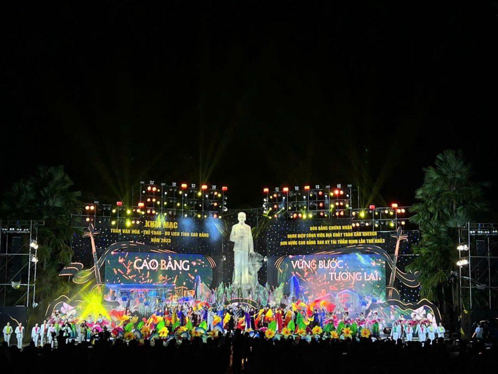 Đạo diễn sân khấu Hoàng Hiếu