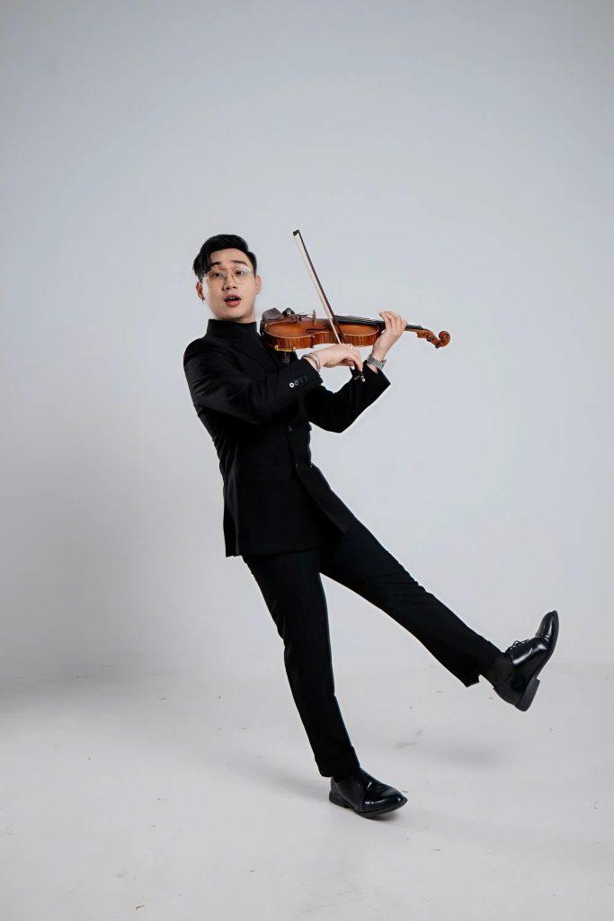 Violinist Lý Trí An