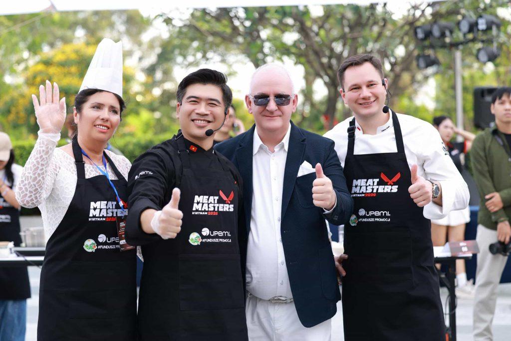 Chef Hoàng Sin xuất hiện trong nhiều chương trình truyền hình, cooking show về ẩm thực Việt Nam và quốc tế