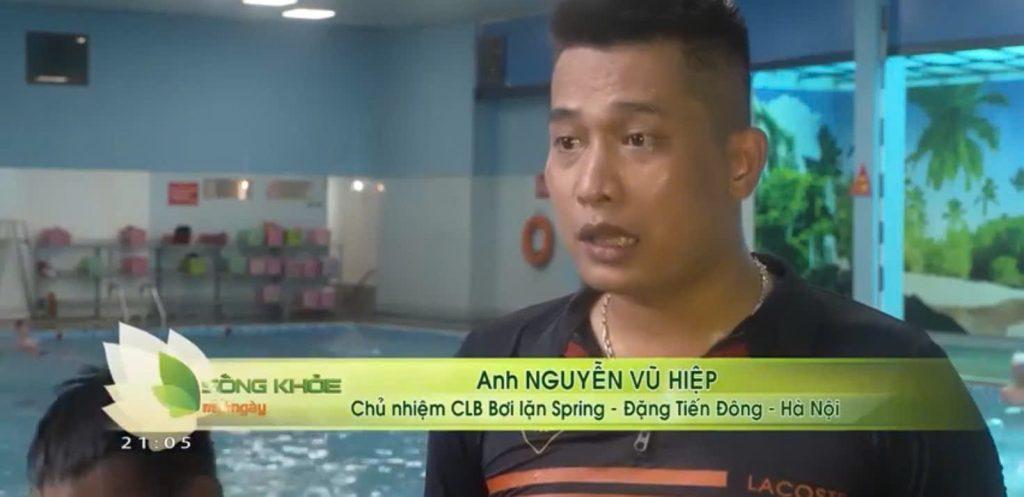 HLV Vũ Hiệp luôn theo đuổi quan điểm “Học bơi là học thêm một kỹ năng sống”