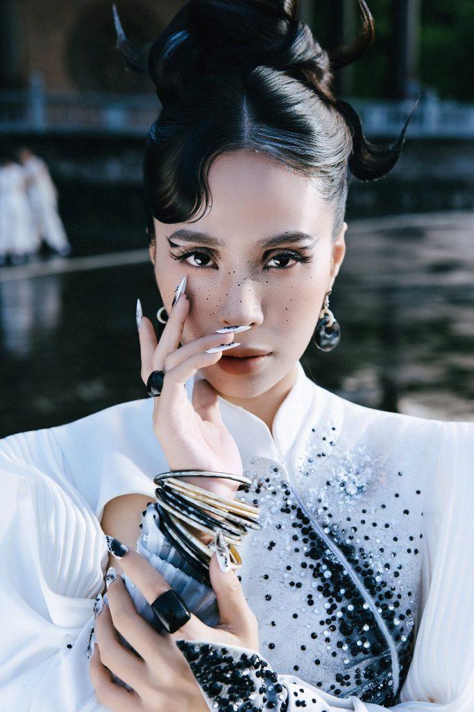 Ca nương Kiều Anh “chơi lớn” với MV bạc tỷ