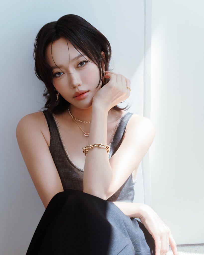 Diệu Nhi ghi điểm với gu thời trang sành điệu, nhan sắc ngày càng rạng rỡ