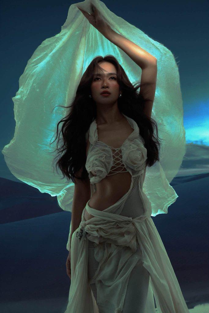 Ái Phương trở lại đầy năng lượng