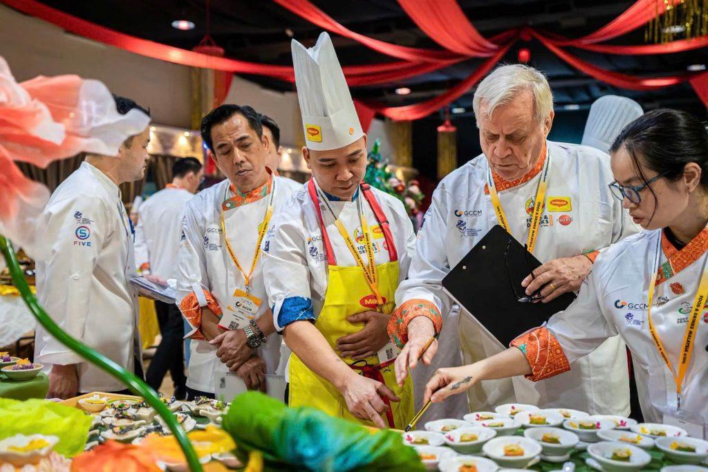 Đầu bếp Bùi Minh Tuấn mang ẩm thực Việt vươn tầm quốc tế