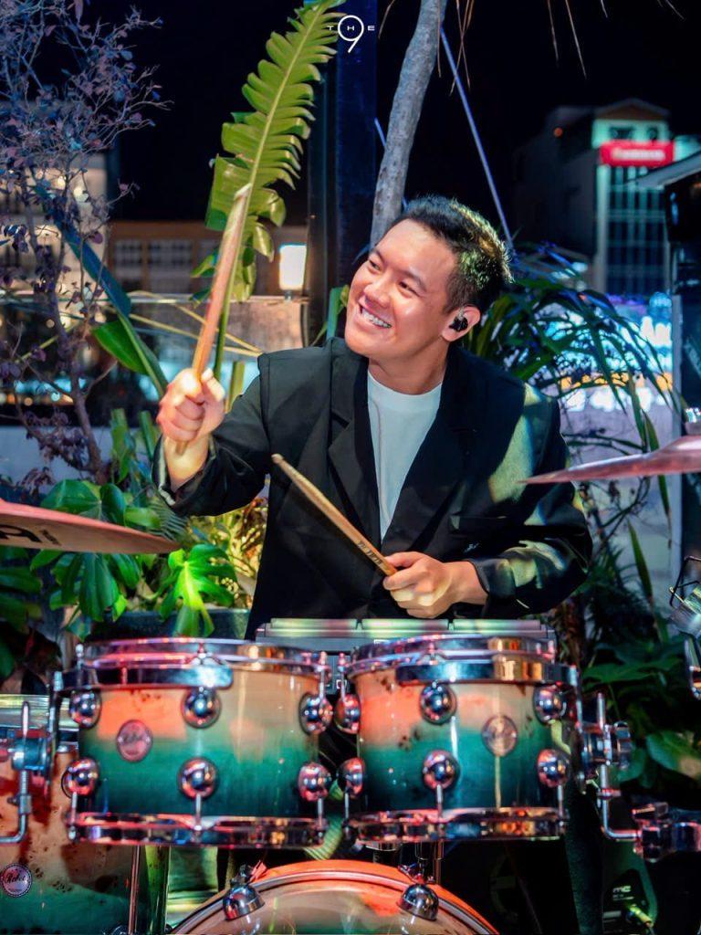 Mỗi sân khấu mang đến cho Drummer Nguyễn Minh Nhật một trải nghiệm khác trong hành trình làm nghề